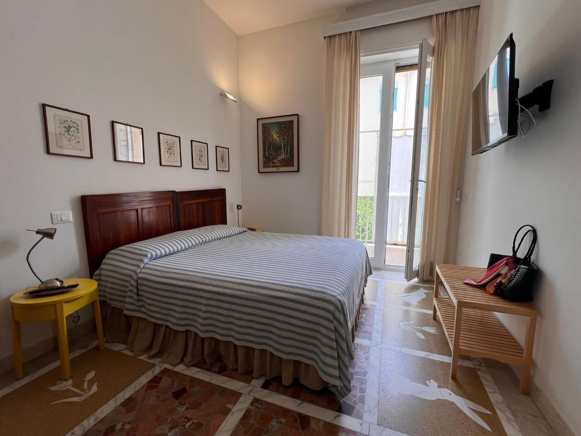 Viale Italia 22 Bed & Breakfast *