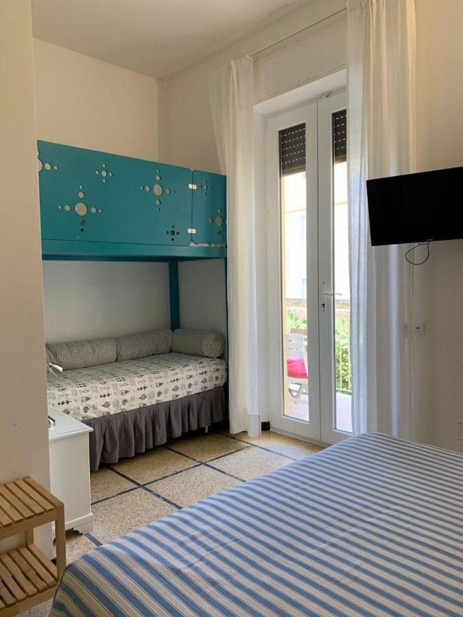 Bed & Breakfast Viale Italia 22 *
